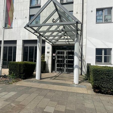 Gemuetliches 778 Apartment Naehe Medienhafen S-Bahn Und Free Parken Dusseldorf Luaran gambar