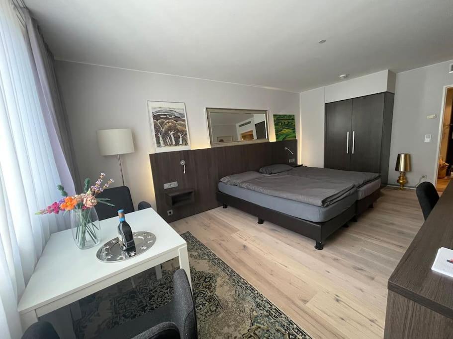 Gemuetliches 778 Apartment Naehe Medienhafen S-Bahn Und Free Parken Dusseldorf Luaran gambar