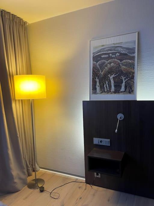 Gemuetliches 778 Apartment Naehe Medienhafen S-Bahn Und Free Parken Dusseldorf Luaran gambar